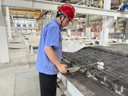 西安城投道桥集团新型建材分公司一线青年:贺思晨