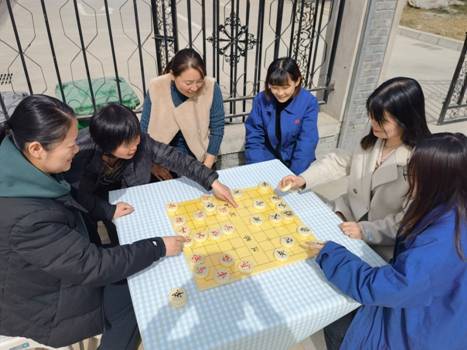 活动四 “情谊暖心间,花漾半边天”文体比赛活动 (1).jpg